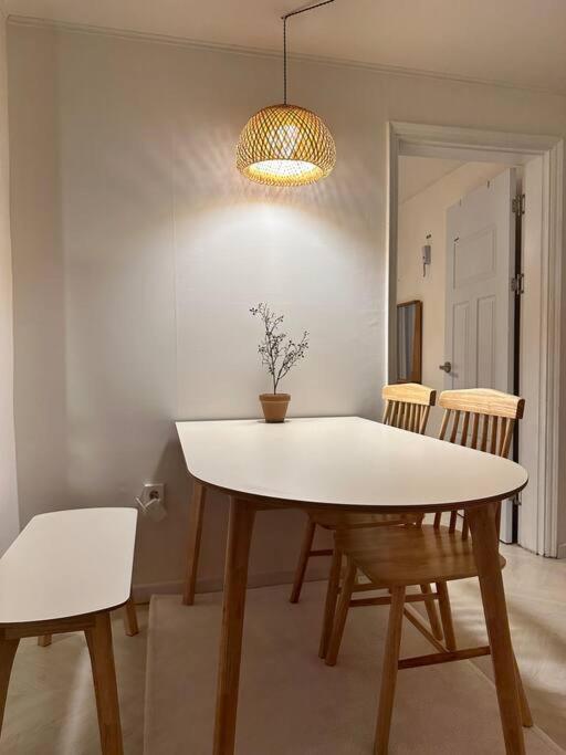 Pangsapuri 10-minute Walk From Hongdae Entrance Station, 2 Rooms, 3 Beds