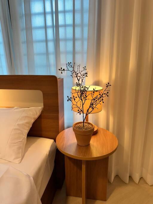 10-minute Walk From Hongdae Entrance Station, 2 Rooms, 3 Beds Pangsapuri