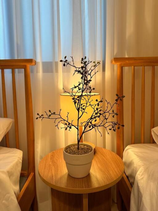 10-minute Walk From Hongdae Entrance Station, 2 Rooms, 3 Beds Pangsapuri