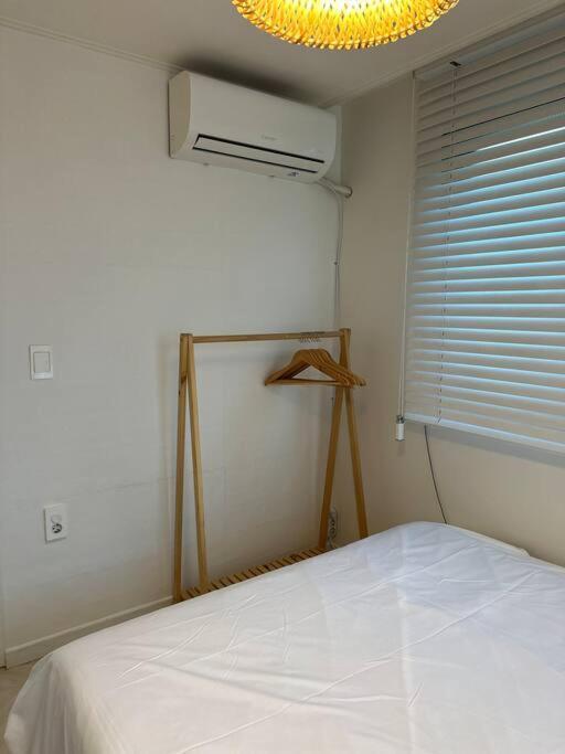 Apartment 10-minute Walk From Hongdae Entrance Station, 2 Rooms, 3 Beds